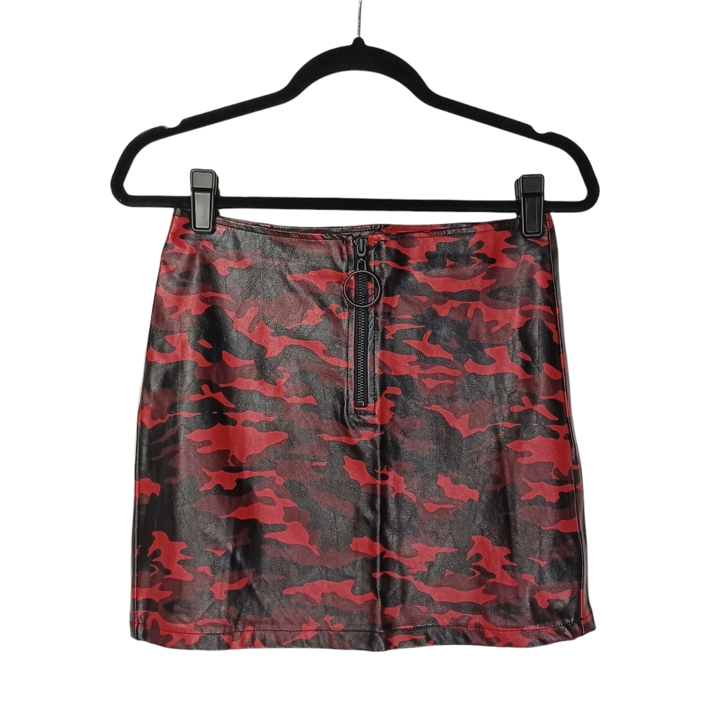 WILD FABLE Faux Leather Front Zip Red Orange Camouflage Skirt Size X-Small